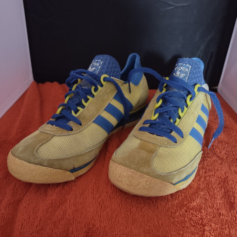 Adidas Men's Blue and Gold Sneakers